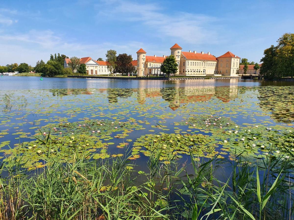 Schloss-Und Seeblick Apartment Rheinsberg Ngoại thất bức ảnh