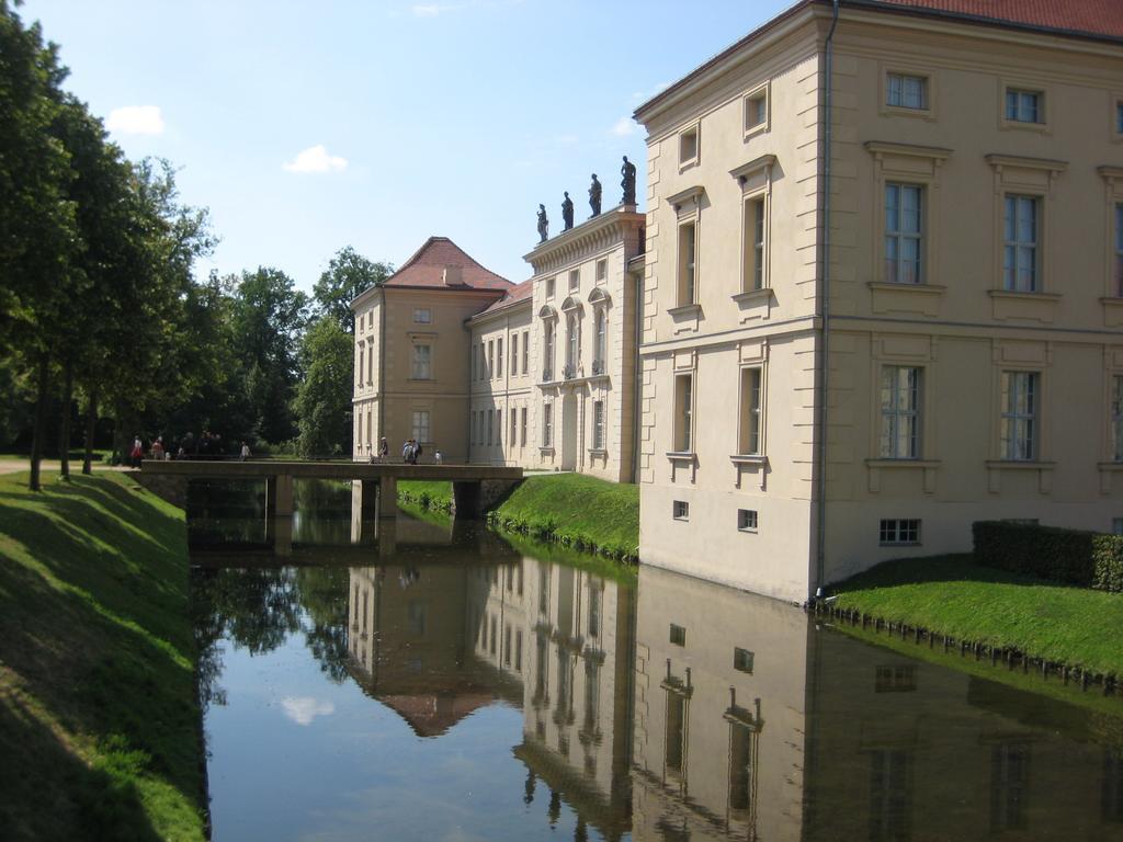 Schloss-Und Seeblick Apartment Rheinsberg Ngoại thất bức ảnh