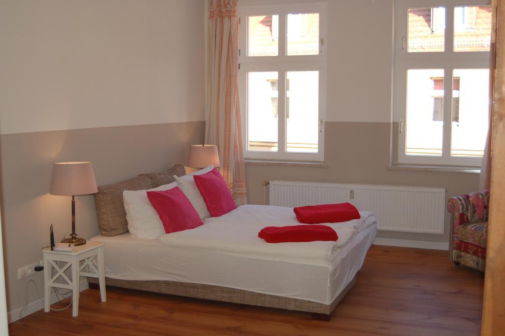 Schloss-Und Seeblick Apartment Rheinsberg Ngoại thất bức ảnh