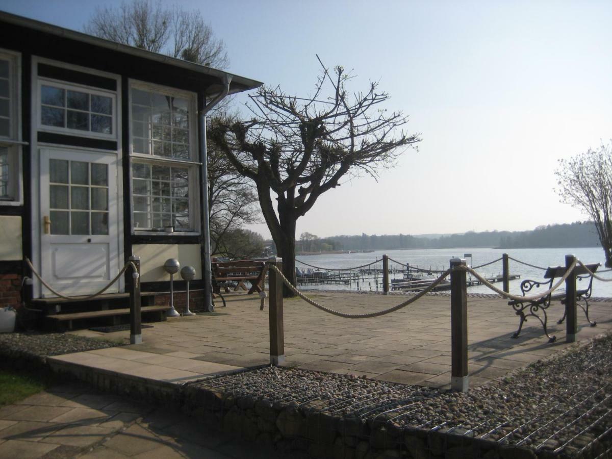 Schloss-Und Seeblick Apartment Rheinsberg Ngoại thất bức ảnh